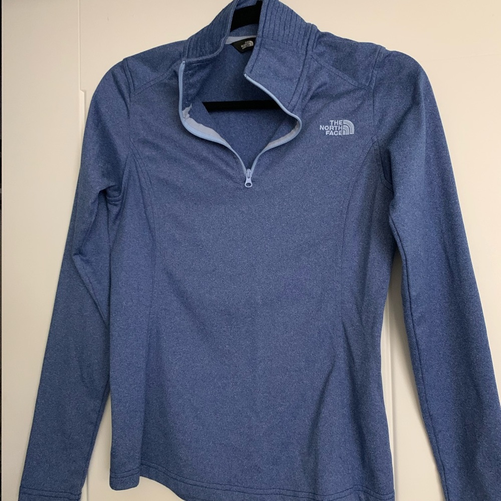 NWOT never worn The North Face periwinkle quarter zip size XS